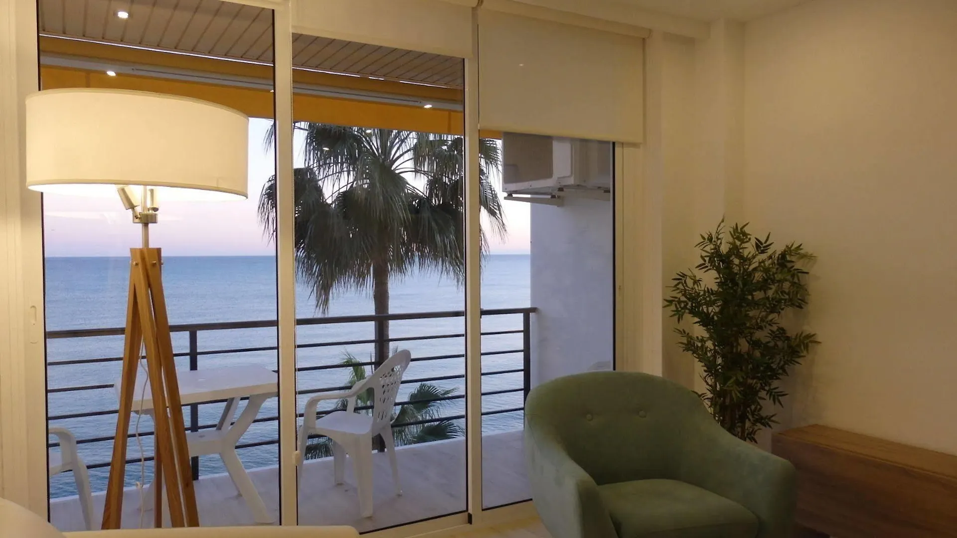 Waterfront Santa Clara Apartments Torremolinos 3*,