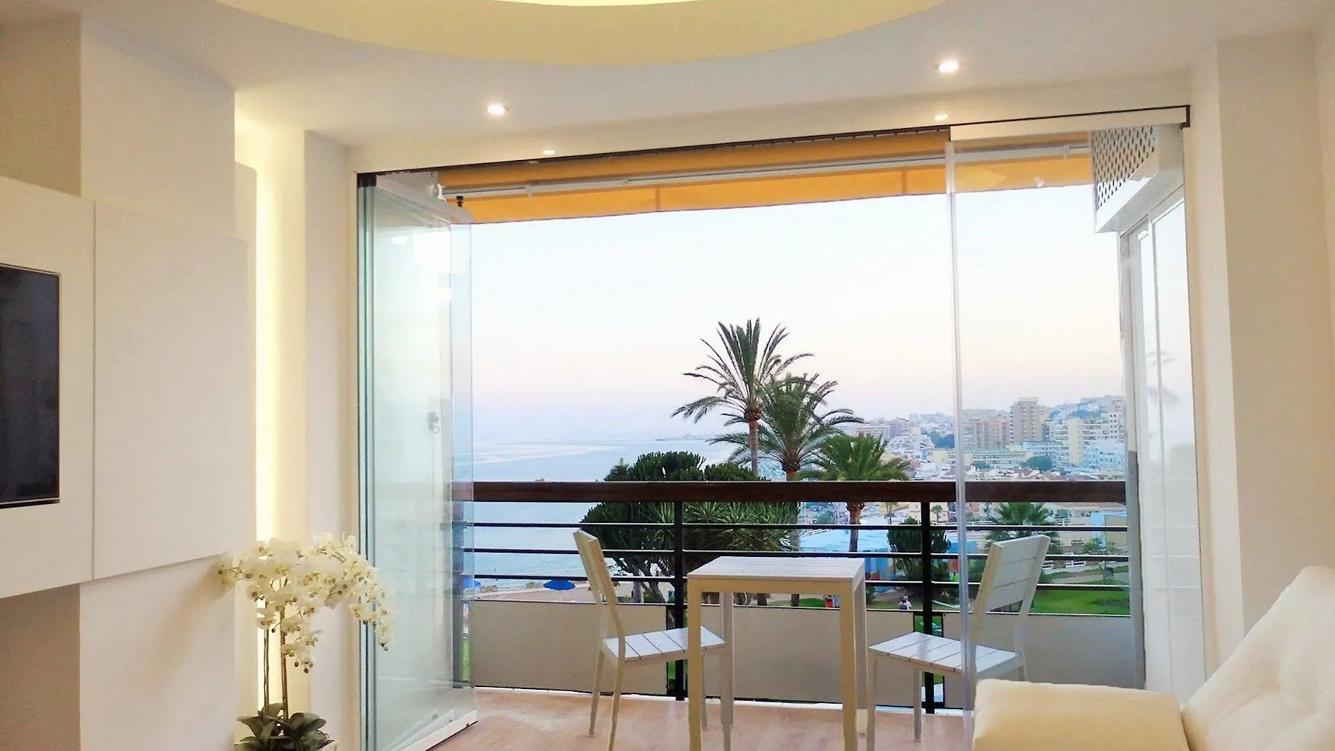 Waterfront Santa Clara Apartments Torremolinos Hotel