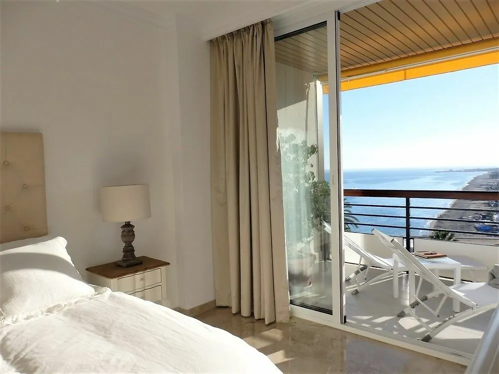Waterfront Santa Clara Apartments Torremolinos 3*,